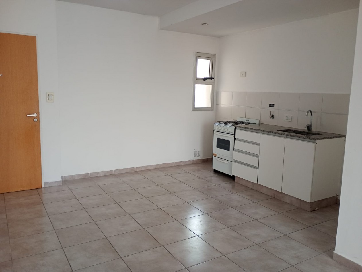 Alquiler monoambiente 13 e/63 y 64