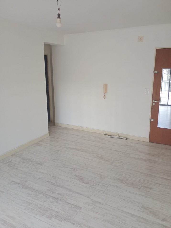 Alquiler depto 1 dormitorio al frente 14 e/38 y 39 