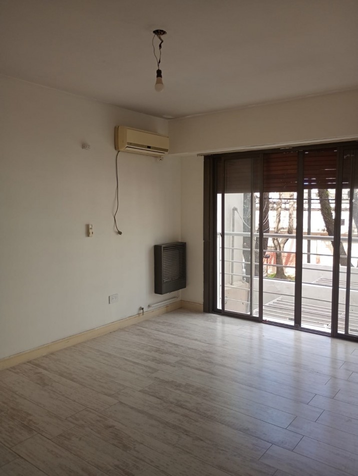 Alquiler depto 1 dormitorio al frente 14 e/38 y 39 
