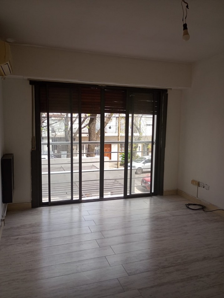 Alquiler depto 1 dormitorio al frente 14 e/38 y 39 