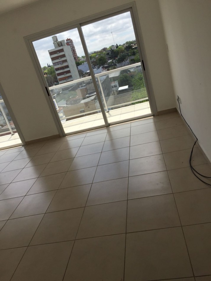 Alquiler depto 1 dormitorio c/cochera Av. 7 e/36 y 37 