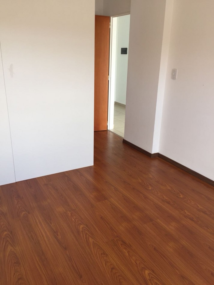 Alquiler depto 1 dormitorio c/cochera Av. 7 e/36 y 37 