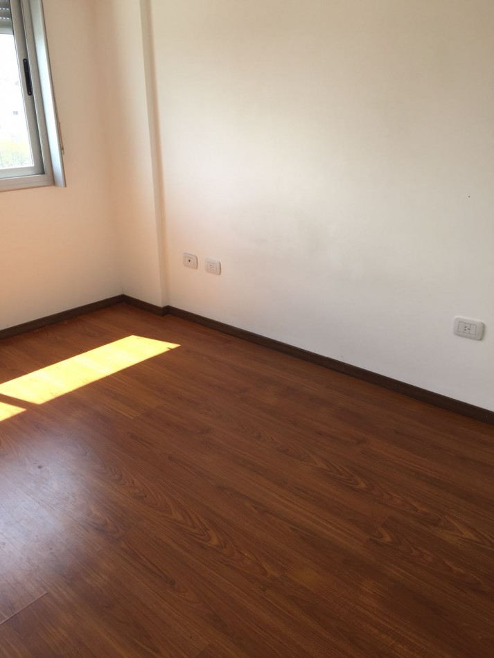Alquiler depto 1 dormitorio c/cochera Av. 7 e/36 y 37 