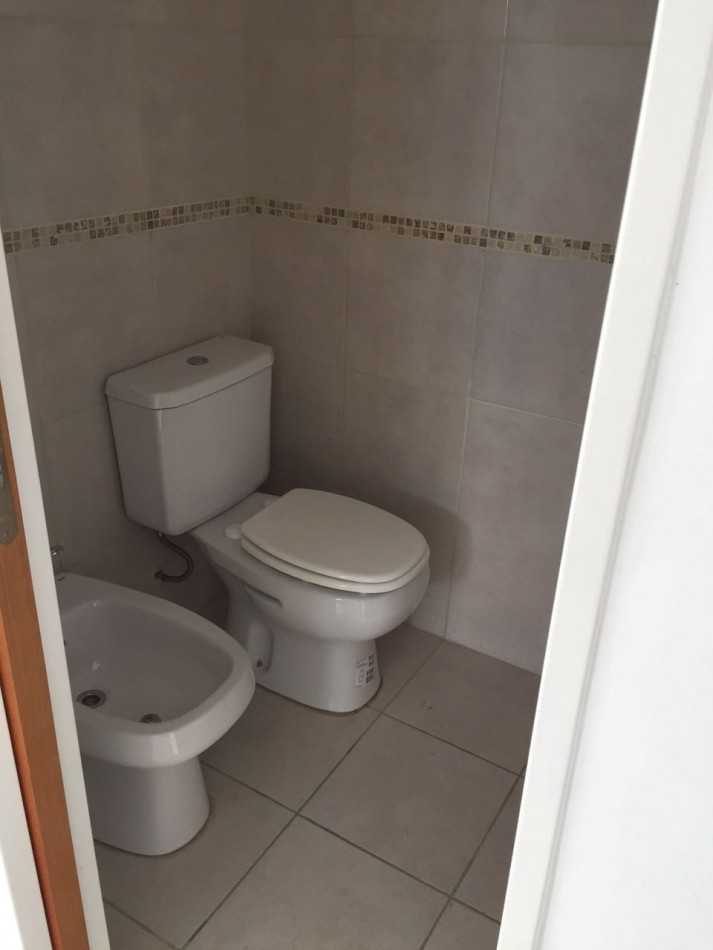 Alquiler depto 1 dormitorio c/cochera Av. 7 e/36 y 37 