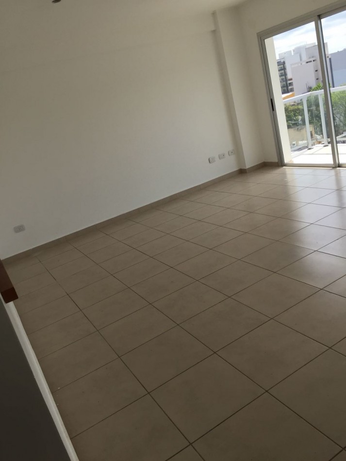 Alquiler depto 1 dormitorio c/cochera Av. 7 e/36 y 37 