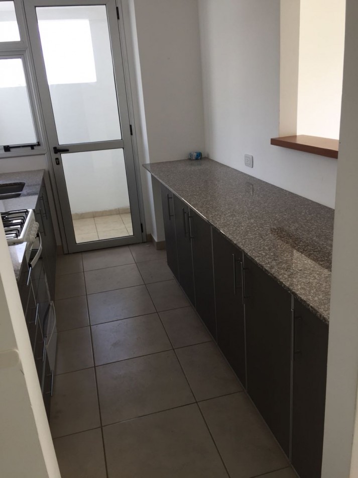 Alquiler depto 1 dormitorio c/cochera Av. 7 e/36 y 37 