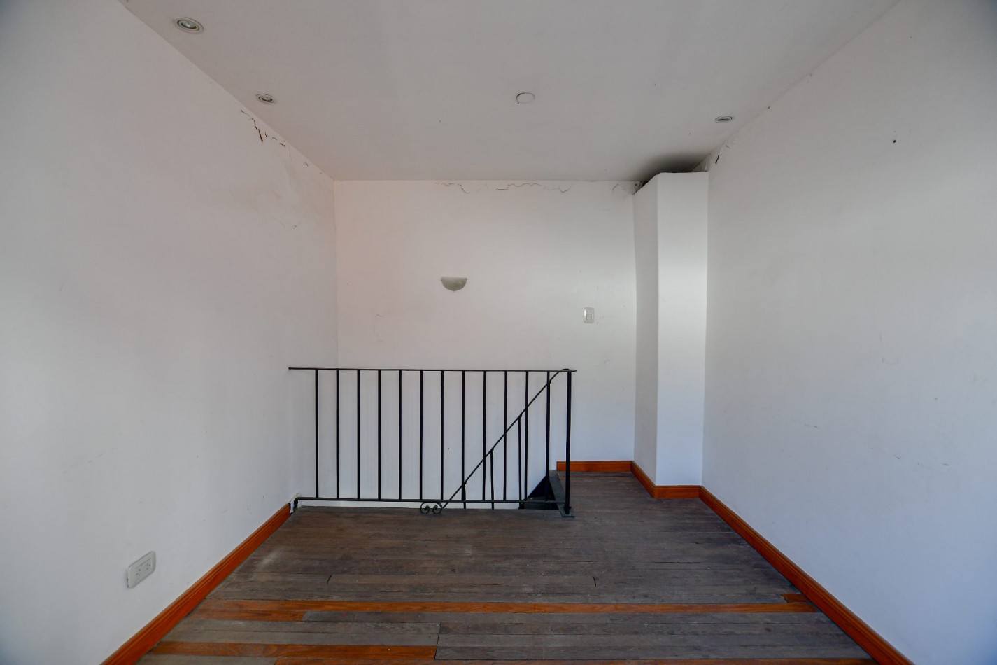 Alquiler importante oficina calle 50 y Diag.80