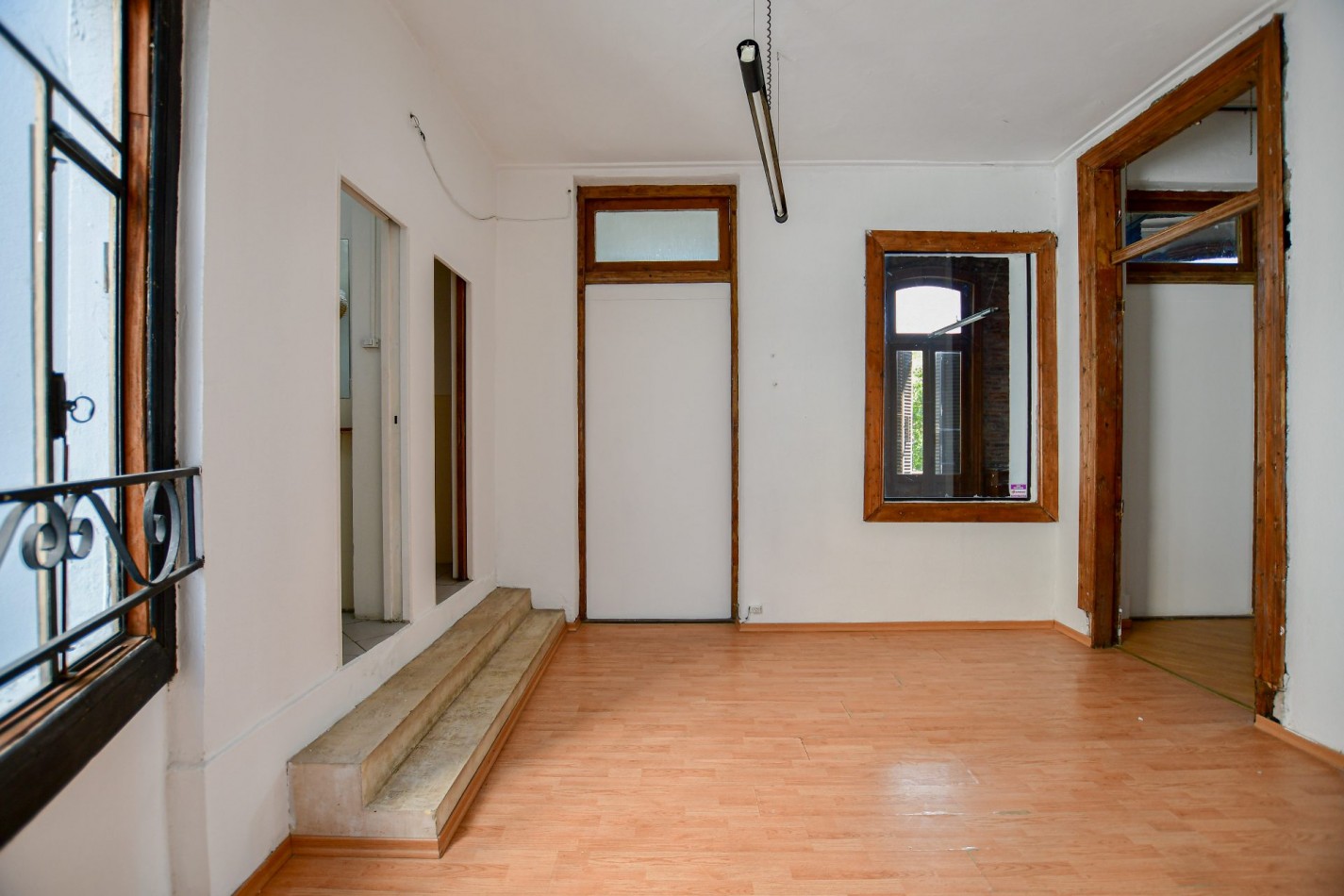 Alquiler importante oficina calle 50 y Diag.80