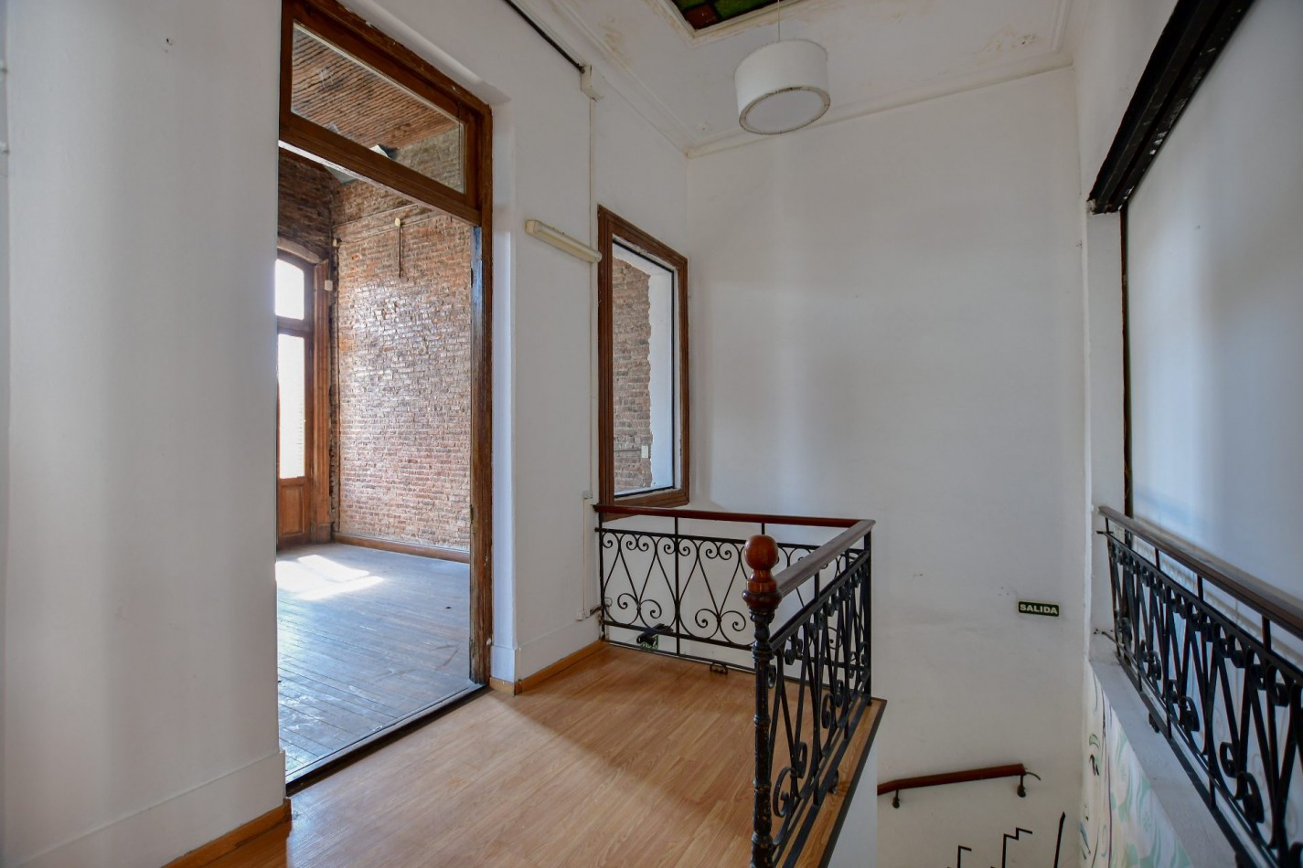 Alquiler importante oficina calle 50 y Diag.80