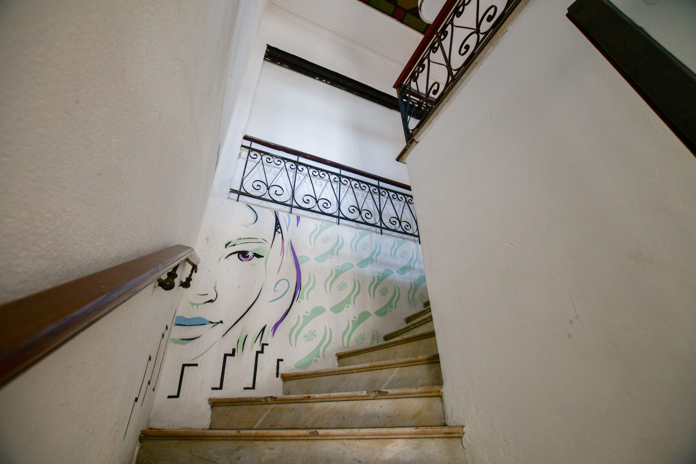 Alquiler importante oficina calle 50 y Diag.80