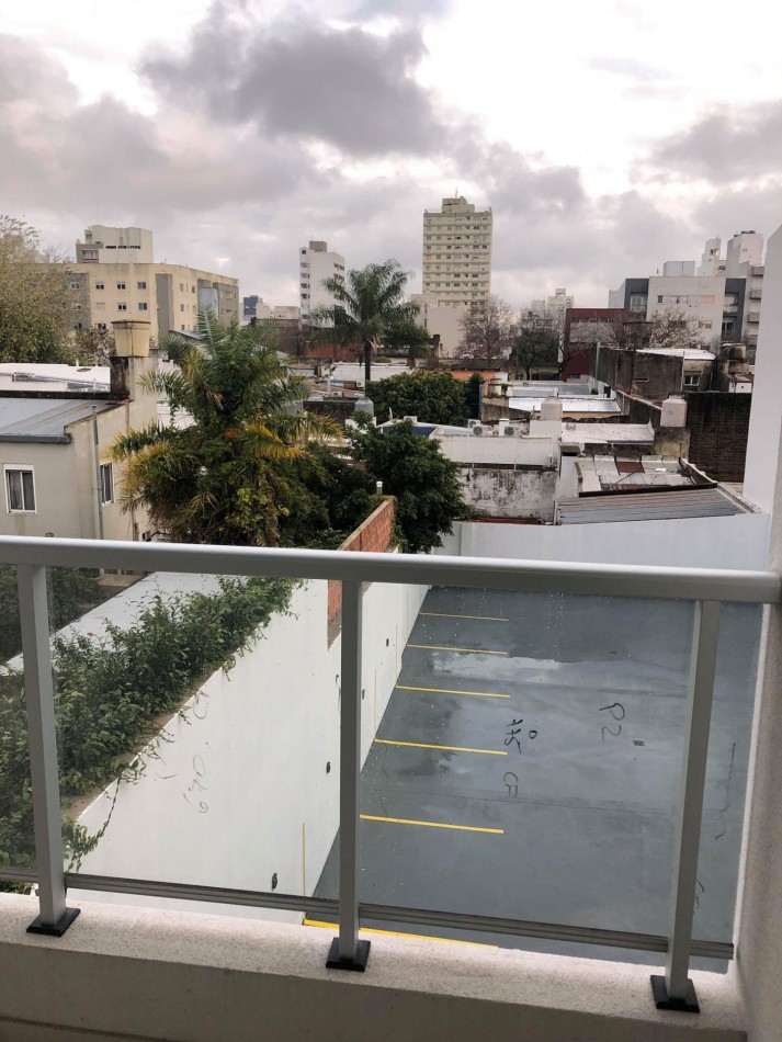 ALQUILER DPTO UN DORM Y COCHERA EN 5 Y 62