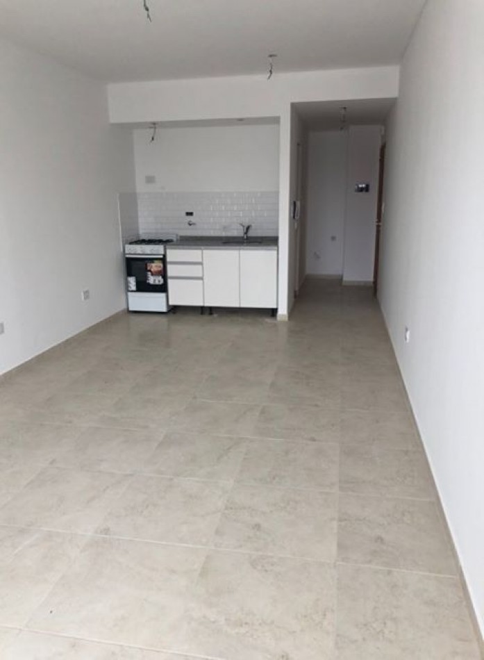 VENTA MONOAMBIENTE CON COCHERA EN 5 Y62