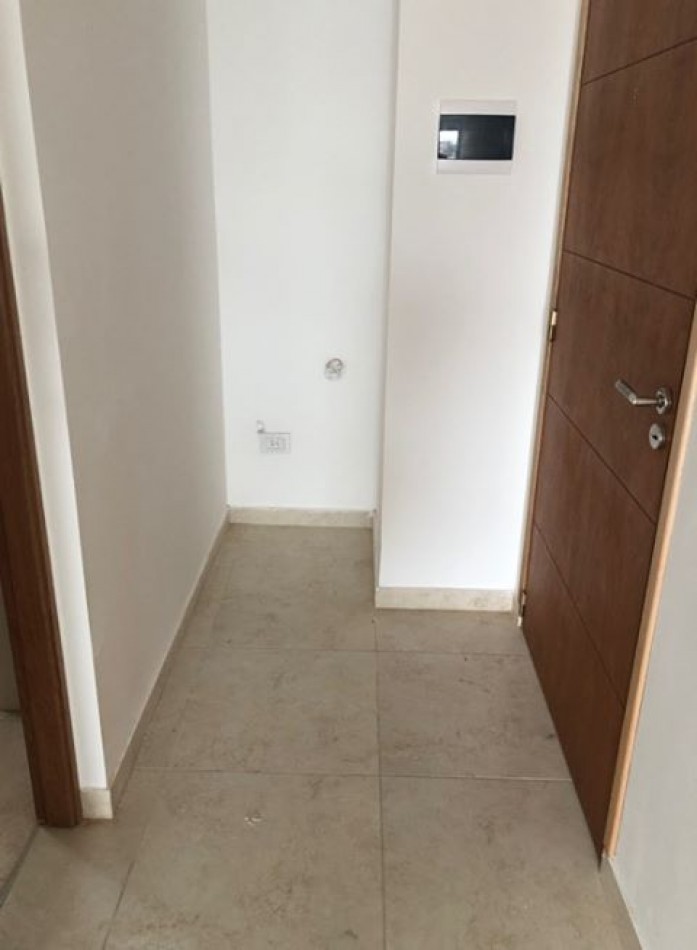 VENTA MONOAMBIENTE CON COCHERA EN 5 Y62