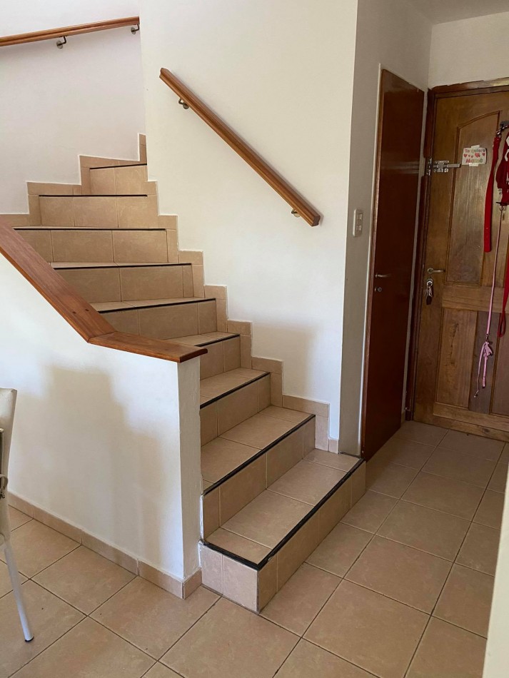 VENTA DUPLEX DE DOS DORM EN 71 Y 7