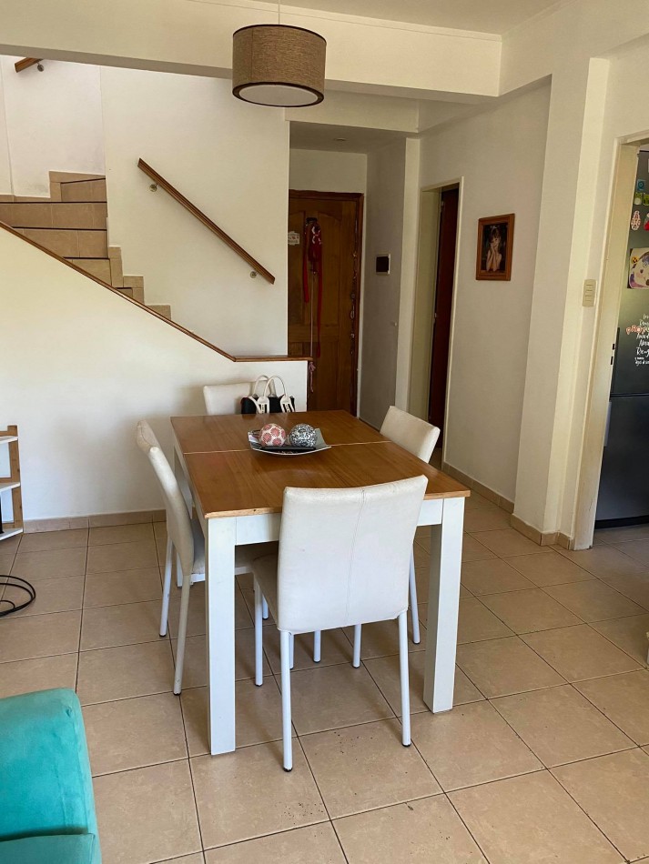 VENTA DUPLEX DE DOS DORM EN 71 Y 7