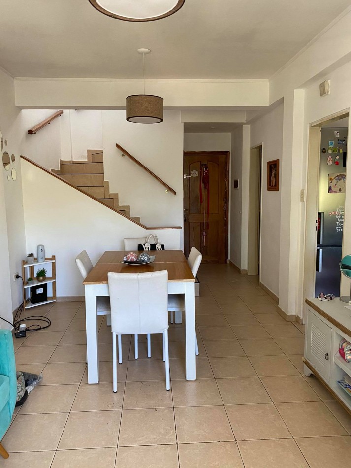 VENTA DUPLEX DE DOS DORM EN 71 Y 7
