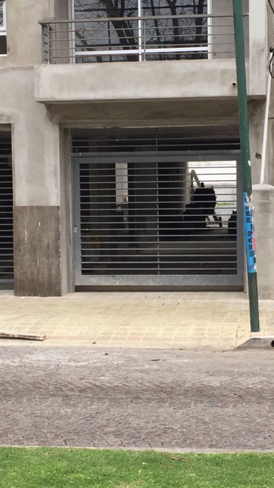 Alquiler cochera Av.66 e/3 y 4