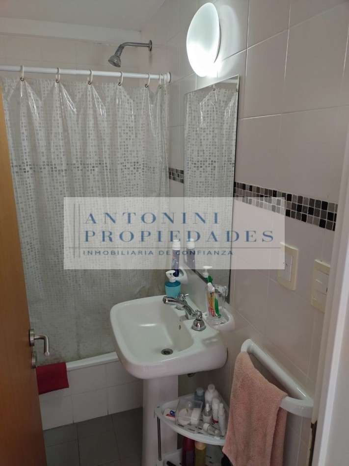 VENTA DEPTO 1 DORMITORIOS 4 E/66 Y 67
