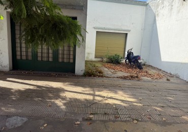 CASA A RECICLAR EN VENTA 123 ENTRE 6BIS Y 7