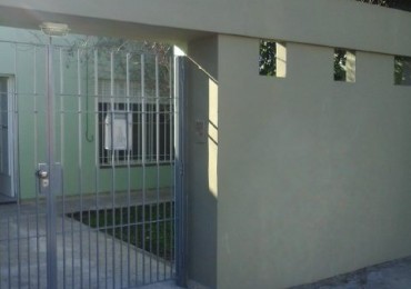 Alquiler ph 1 dormitorio s/exp Los Hornos 139 y 63