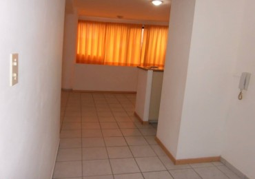 ALQUILER MONOABIENTE EN 43 Y 13