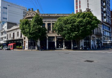 Alquiler importante oficina calle 50 y Diag.80